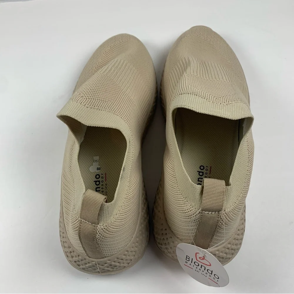 Blondo Womens Sarah Slip On‎ Knit Stretch Sneakers Tan Textured Wedge 9.5 NWOB